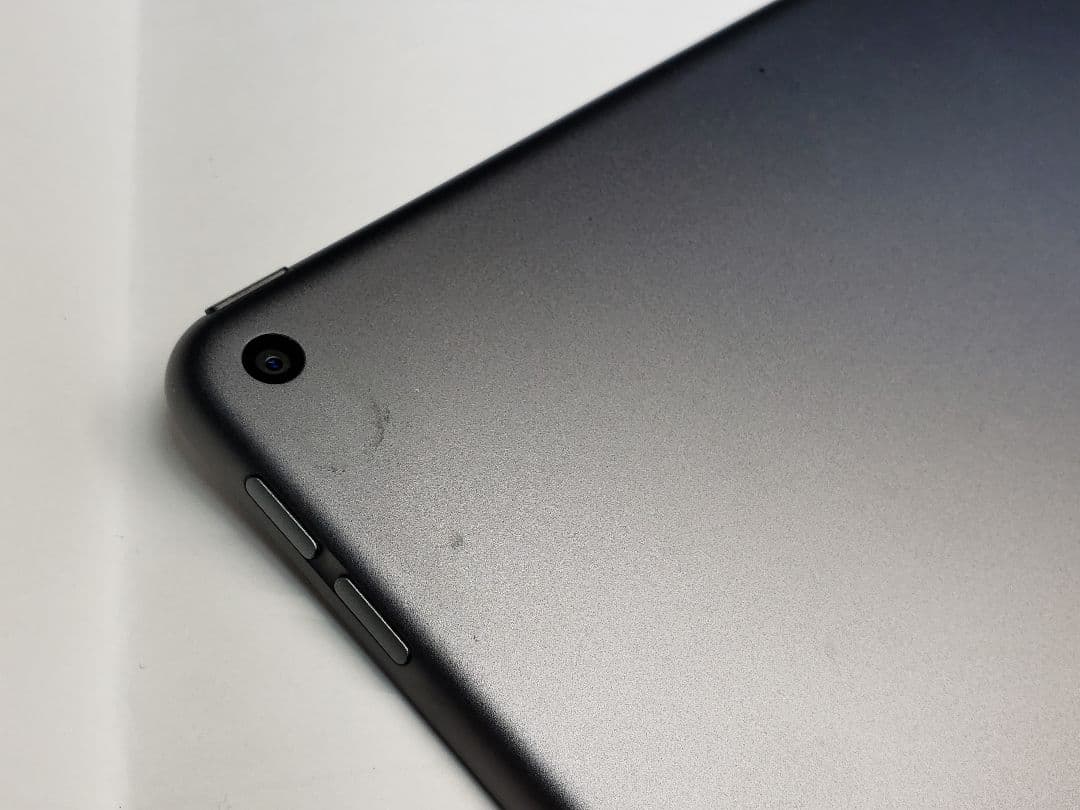 iPad　A2152 iPad　Air 第３世代　Wi-Fi 64GB 　中古