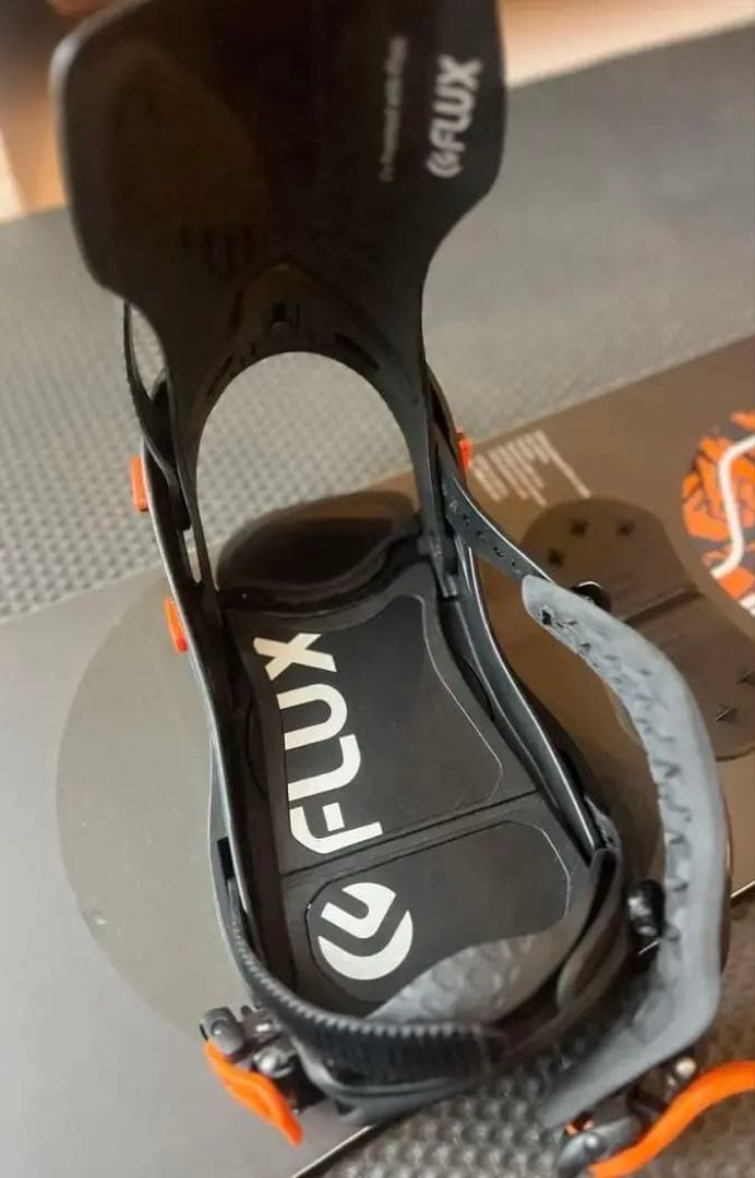 soumi WRXボード　FLUX ビンディング オレンジ/ブラックセット