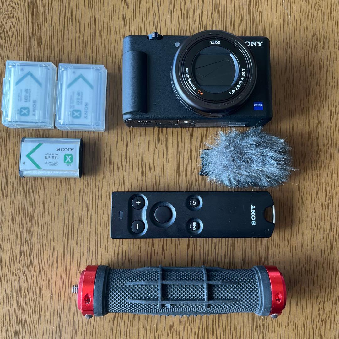 SONY コンパクトデジタルカメラ バッテリー3個付き