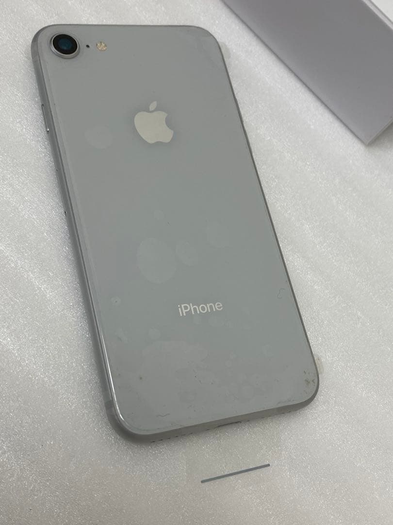 3-2548 iPhone8 シルバー　64GB