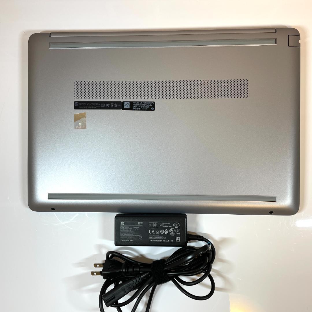 ★2022年製★ 美品 テンキー付 第11世代i5 15.6型 HP H40