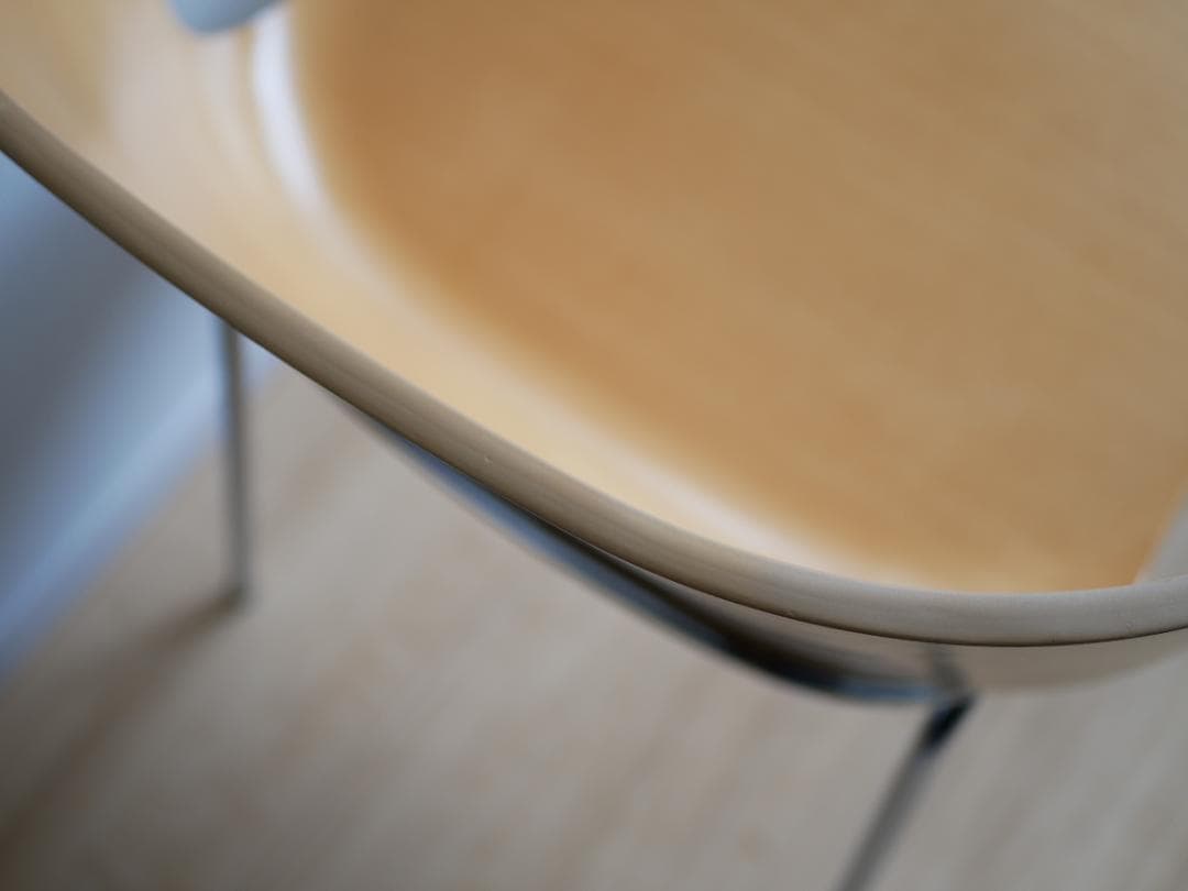 ナチュラルウッド アームレスト付きチェア　椅子