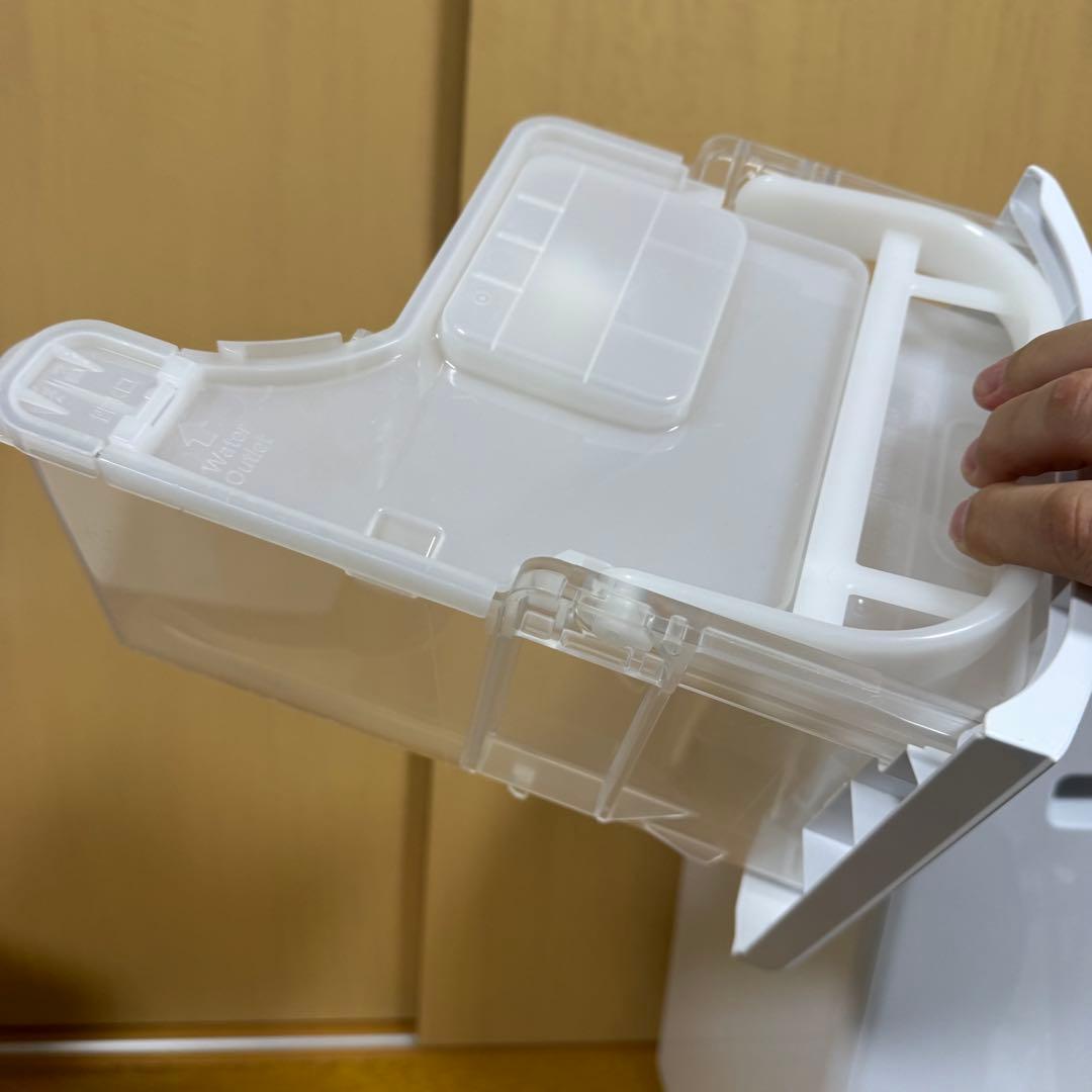 パナソニック　衣類乾燥除湿機　F-YHVX120-W