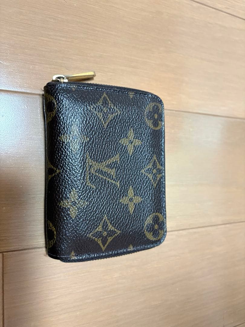 ルイ・ヴィトンのジッピー・パース（モノグラム・キャンバス）