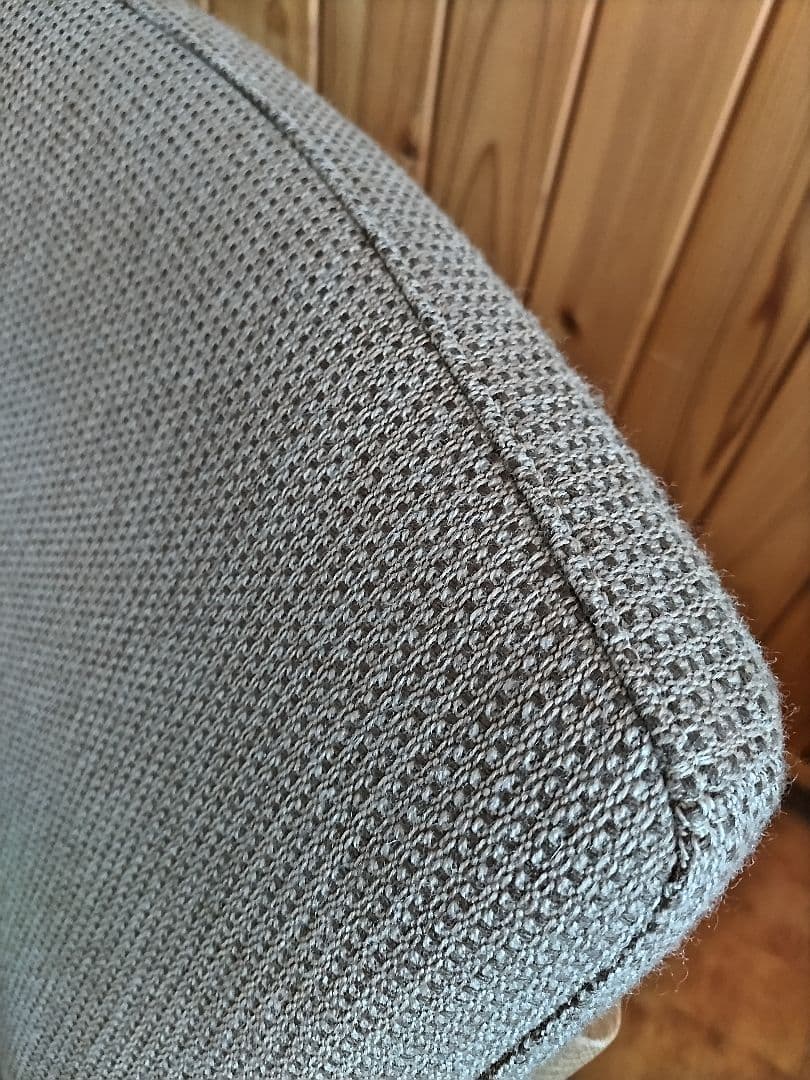 カリモクKarimoku家具・肘付食堂椅子