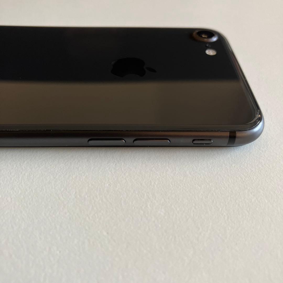 iPhone 7 本体 ひび割れあり　※ジャンク品　部品取り用
