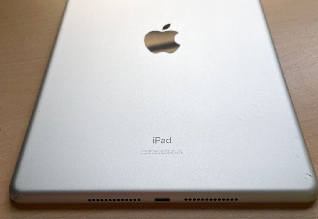 iPad 第7世代　A2197 Wi-Fiモデル　シルバー　32GB 美品