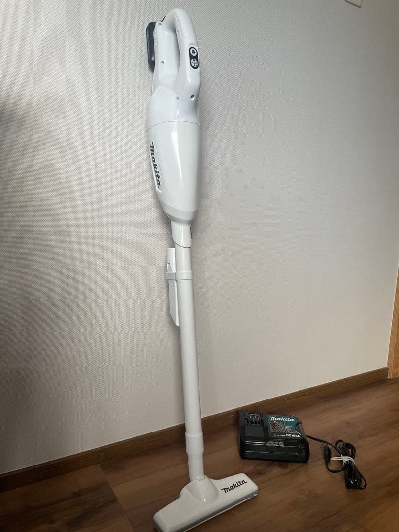 Makita マキタ 充電式クリーナ CL108FD