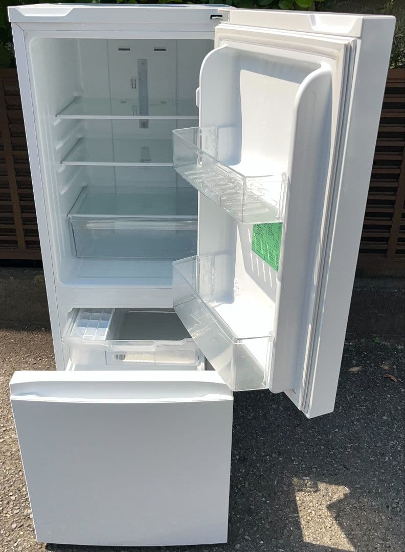 アマダナ冷凍冷蔵庫　154L 省エネ　静音設計自動霜取り機能付き　2021年製