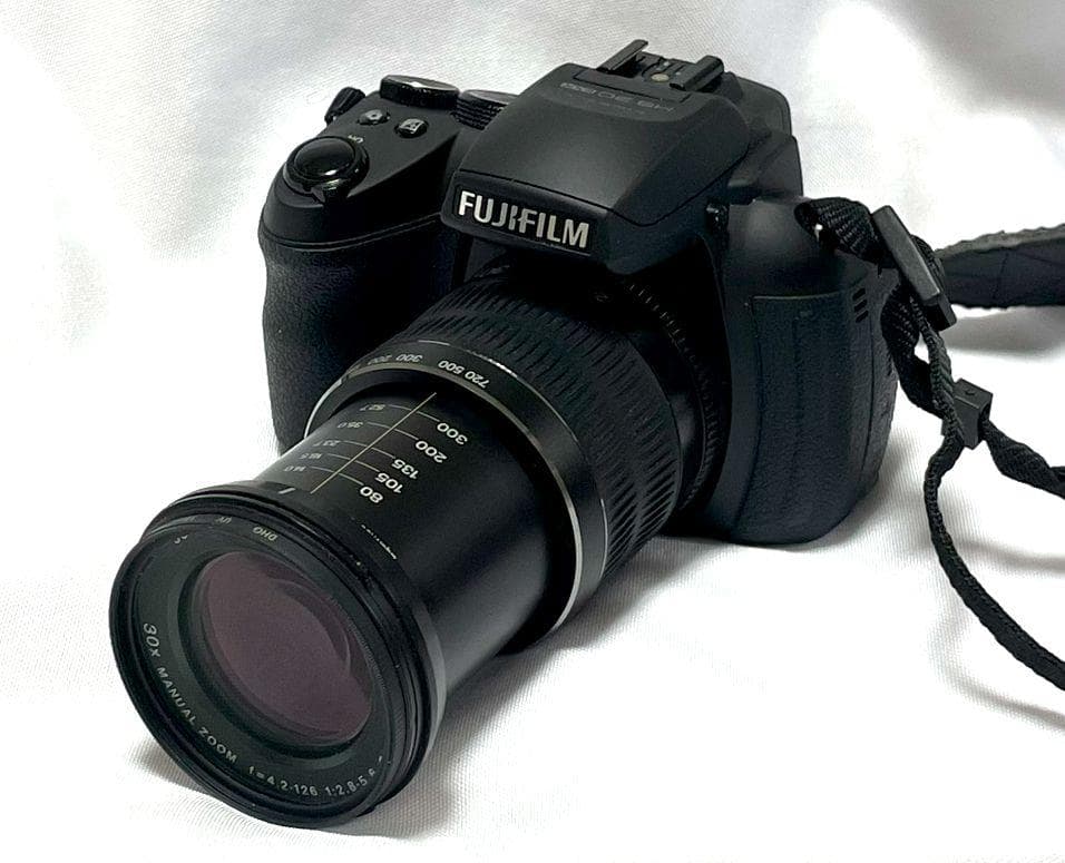 ☆　富士フィルム FUJIFILM FINEPIX HS30 EXR