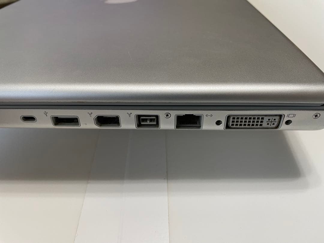 MacBook Pro 17インチ
