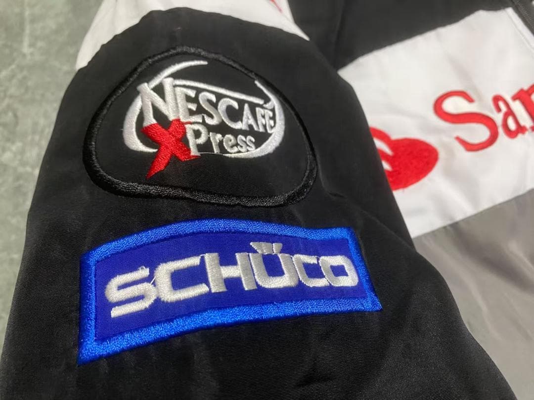 新品メルセデスベンツ F1 レーシングジャケットブルゾン 刺繍　中綿　 男女兼用