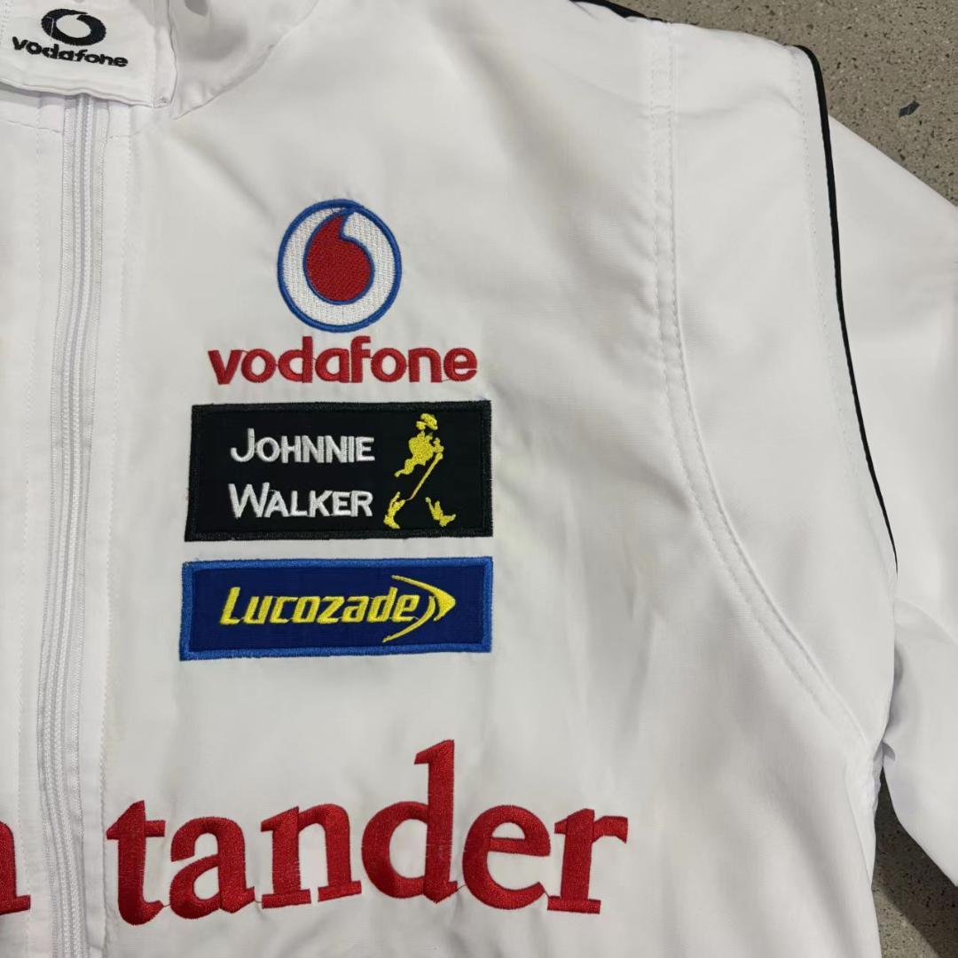 新品メルセデスベンツ F1 レーシングジャケットブルゾン 刺繍　中綿　 男女兼用