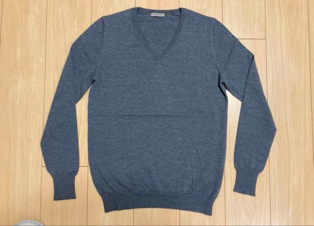 よ*ん様 BOTTEGA VENETAグレー Vネック セーター メンズ