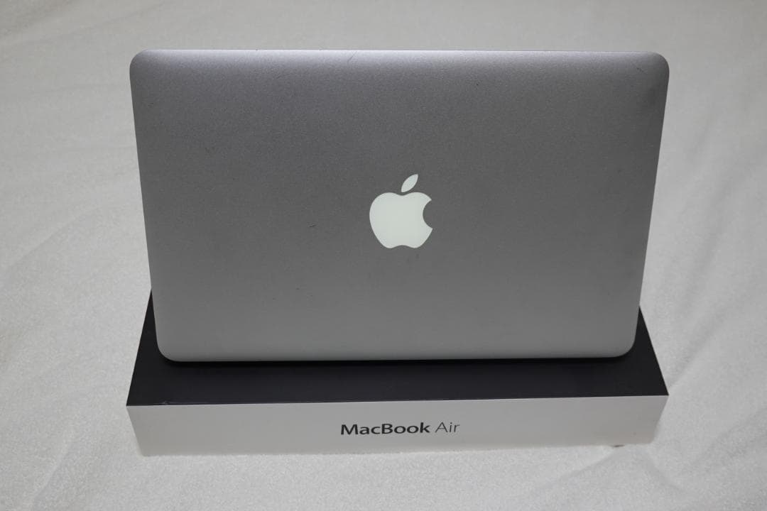 MacBook Air 11インチ 2011 (256GB/ i7 /4GB）