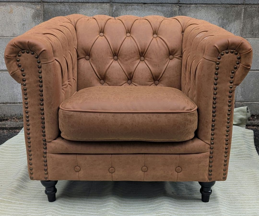 VINCENT PUレザーコンパクトチェスターフィールドシングルソファ　②