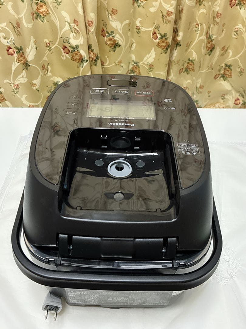 Panasonic おどり炊きSR-MPA101 炊飯器/5.5合　2022年製
