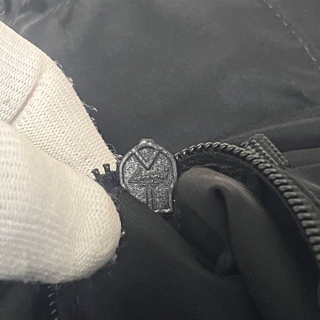 【美品】PRADA ウエストバッグ　三角ロゴ　黒　ナイロン　近年モデル