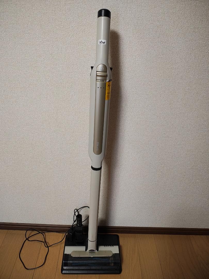シャーク★コードレスクリーナー★CS102JGY★バッテリー新品と同等★