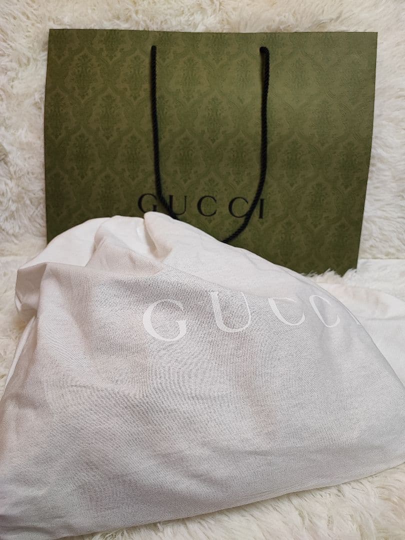 新品 GUCCI ショルダーバッグ メッセンジャーバッグ ブラック 完売商品