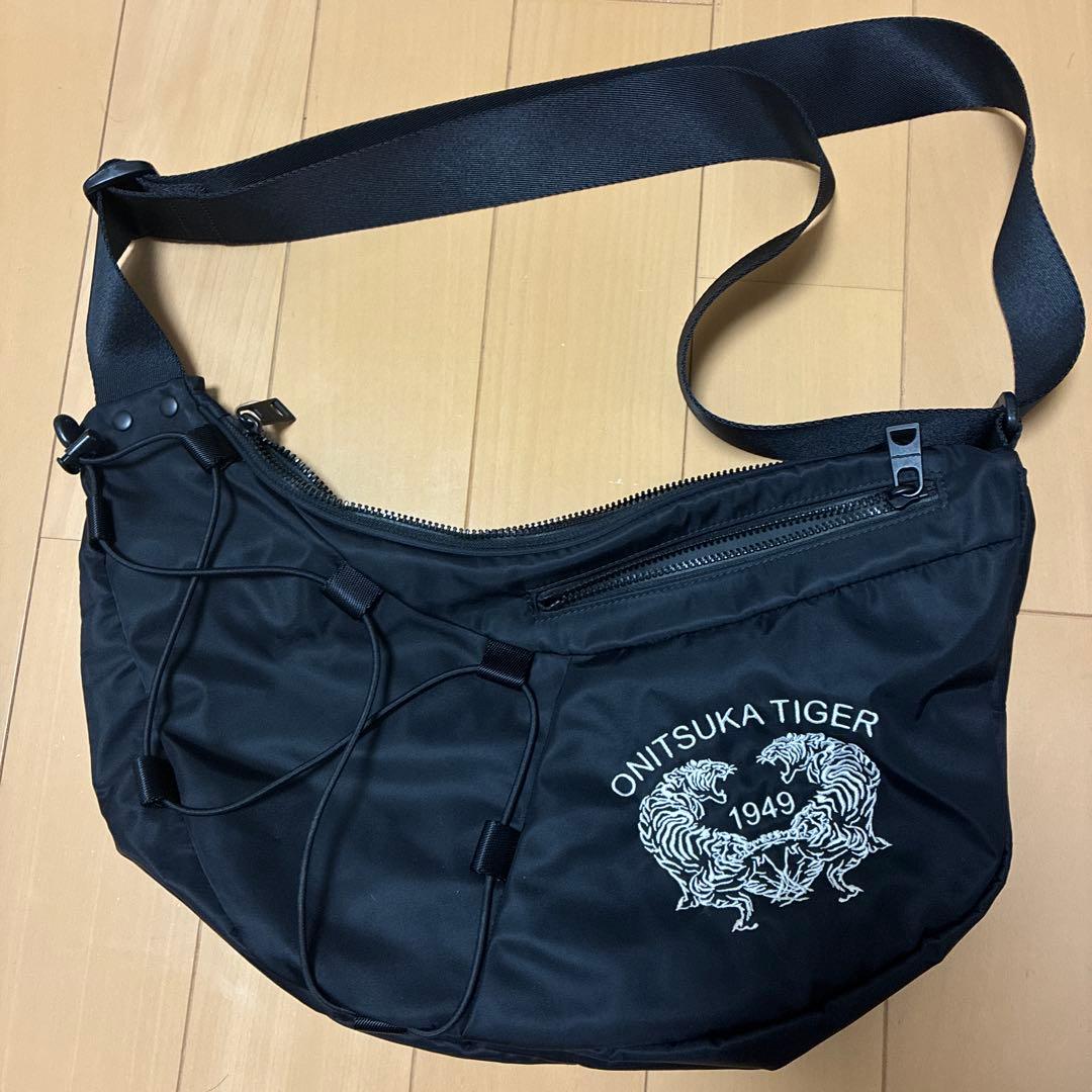 早い者勝ち！ONITSUKA TIGER メッセンジャーバッグ ブラック