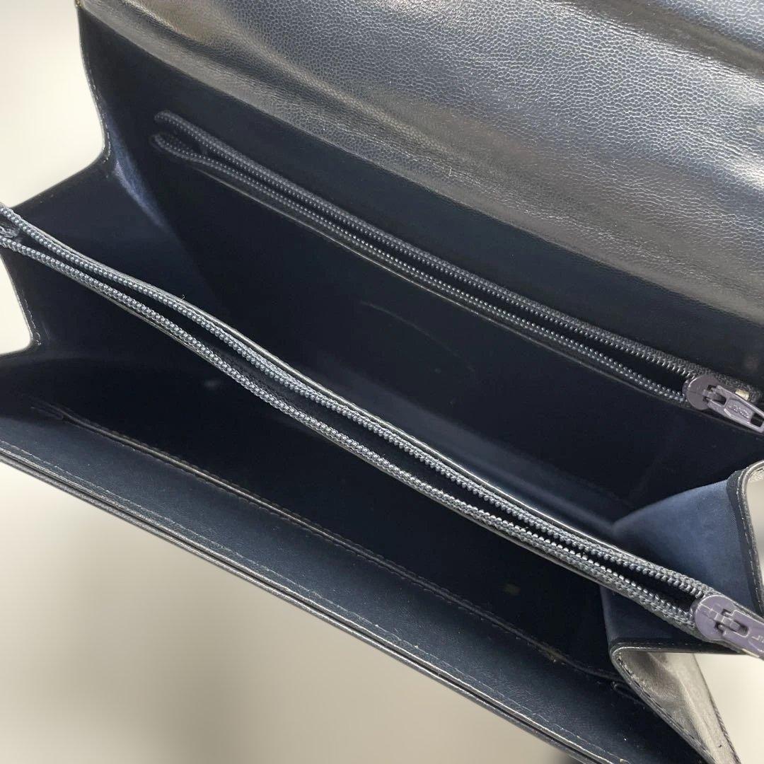 GUCCI「アクセサリーコレクション」レザーショルダーバッグ