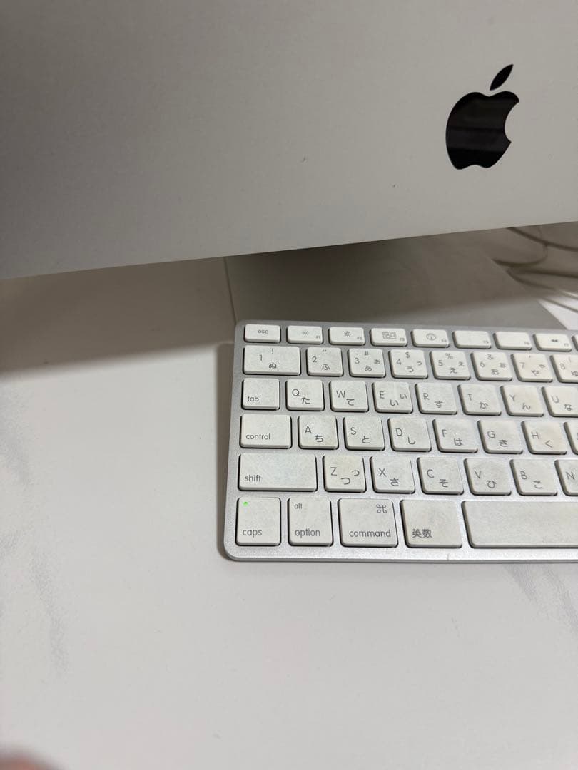 Apple iMac + ワイヤレスキーボード + iWork