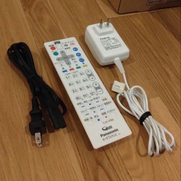 UN-10E5-W プライベート・ビエラ ポータブルテレビ 10インチ