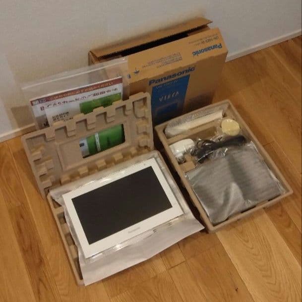 UN-10E5-W プライベート・ビエラ ポータブルテレビ 10インチ