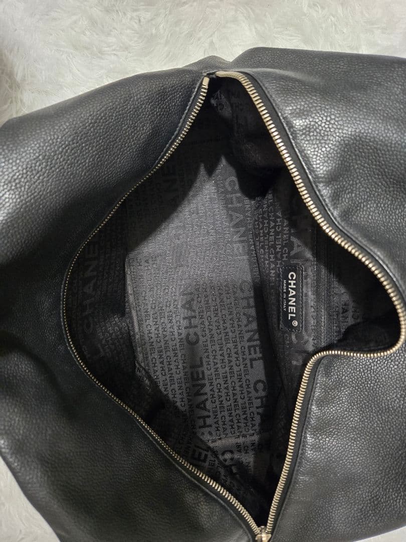 CHANEL パンチングレザーデカココバッ