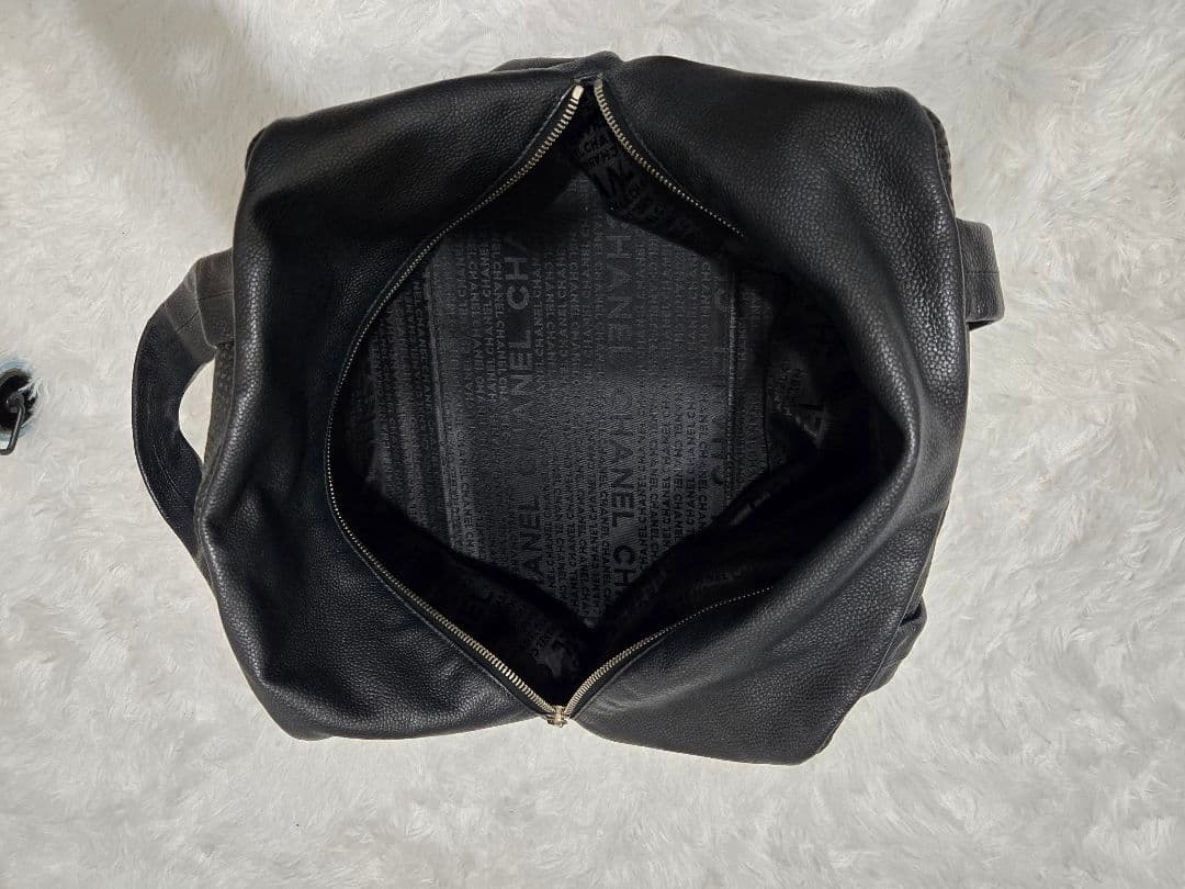 CHANEL パンチングレザーデカココバッ