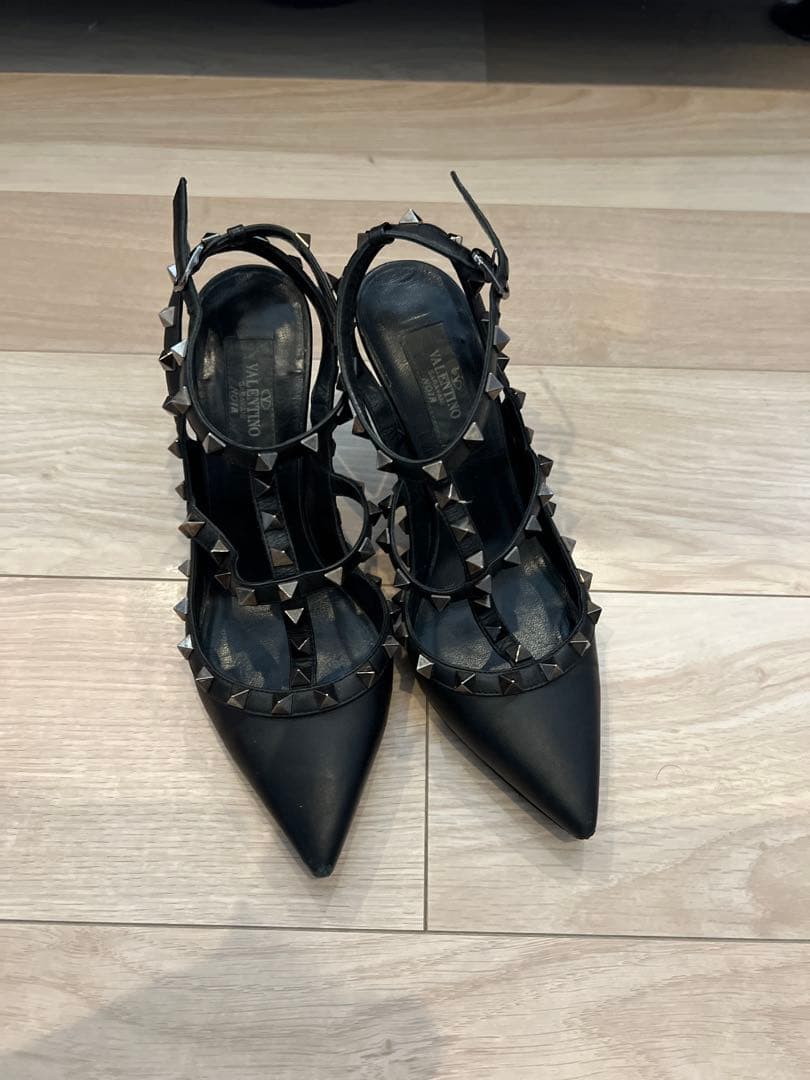 りお12/31までのお取り置きVALENTINO スタッズ付き ハイヒール