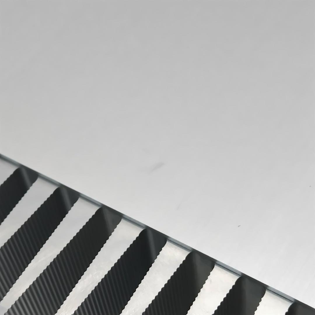 ATX自作PCケース　アルミ 横置き 自作PCケース Hush ATX