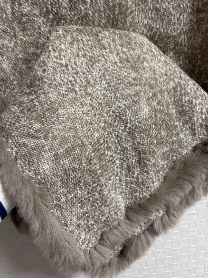 ピュアカシミヤのファートリミング ショール グレージュ