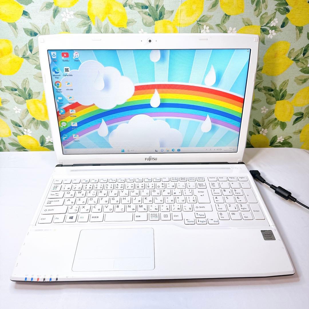 富士通❤️初心者向けすぐ使える❤️ネットや事務に❤️表計算や音楽取り込みなど❤️