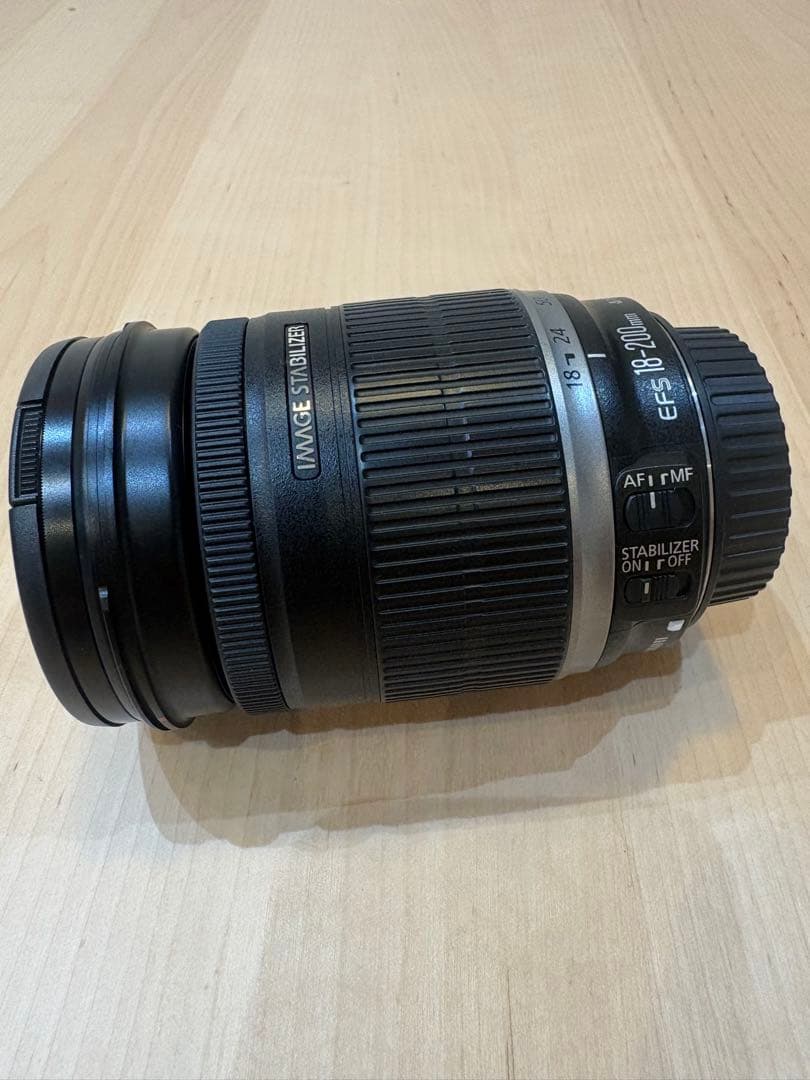 Canon EFS 18-200mm ズームレンズ