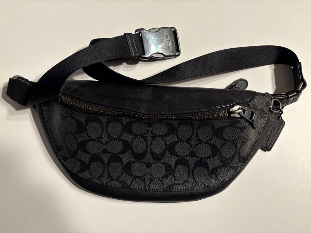 COACH ボディバッグ