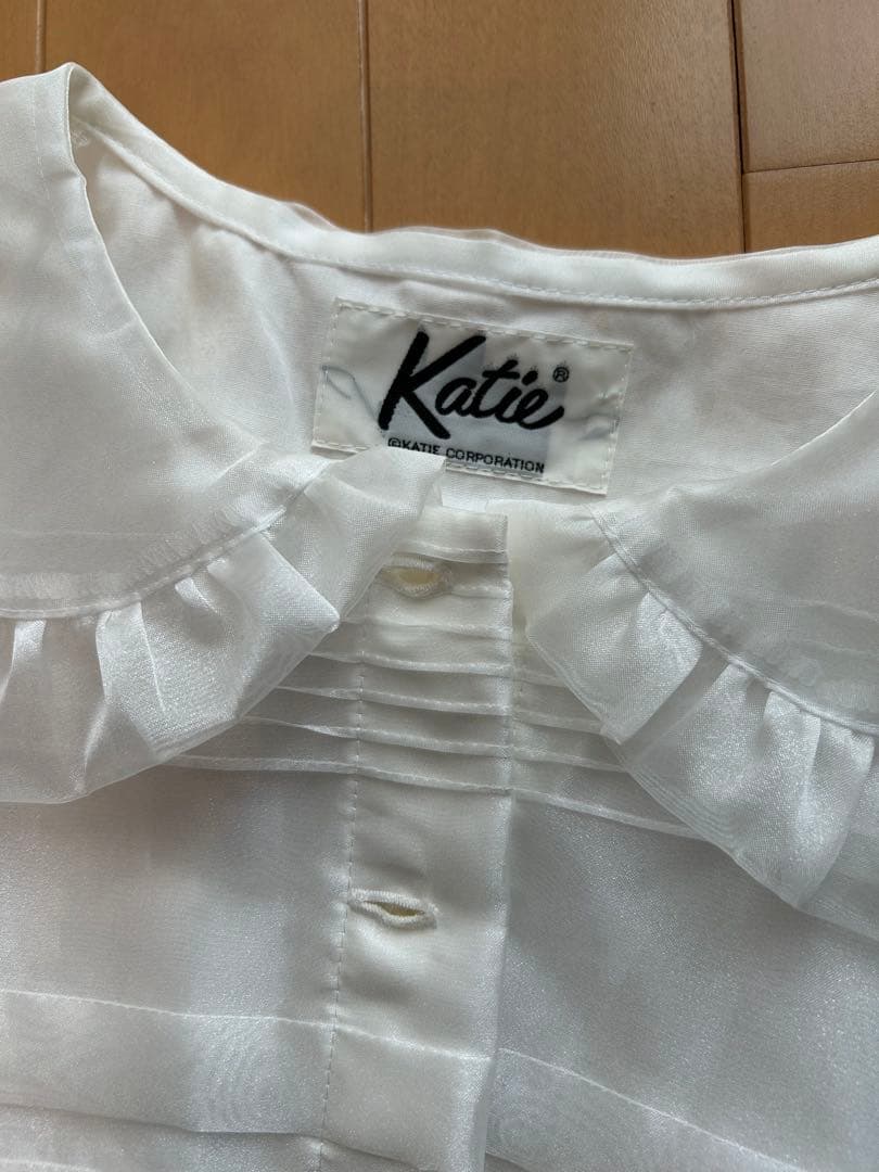 Katie アイボリー 半袖 ひざ丈ワンピース