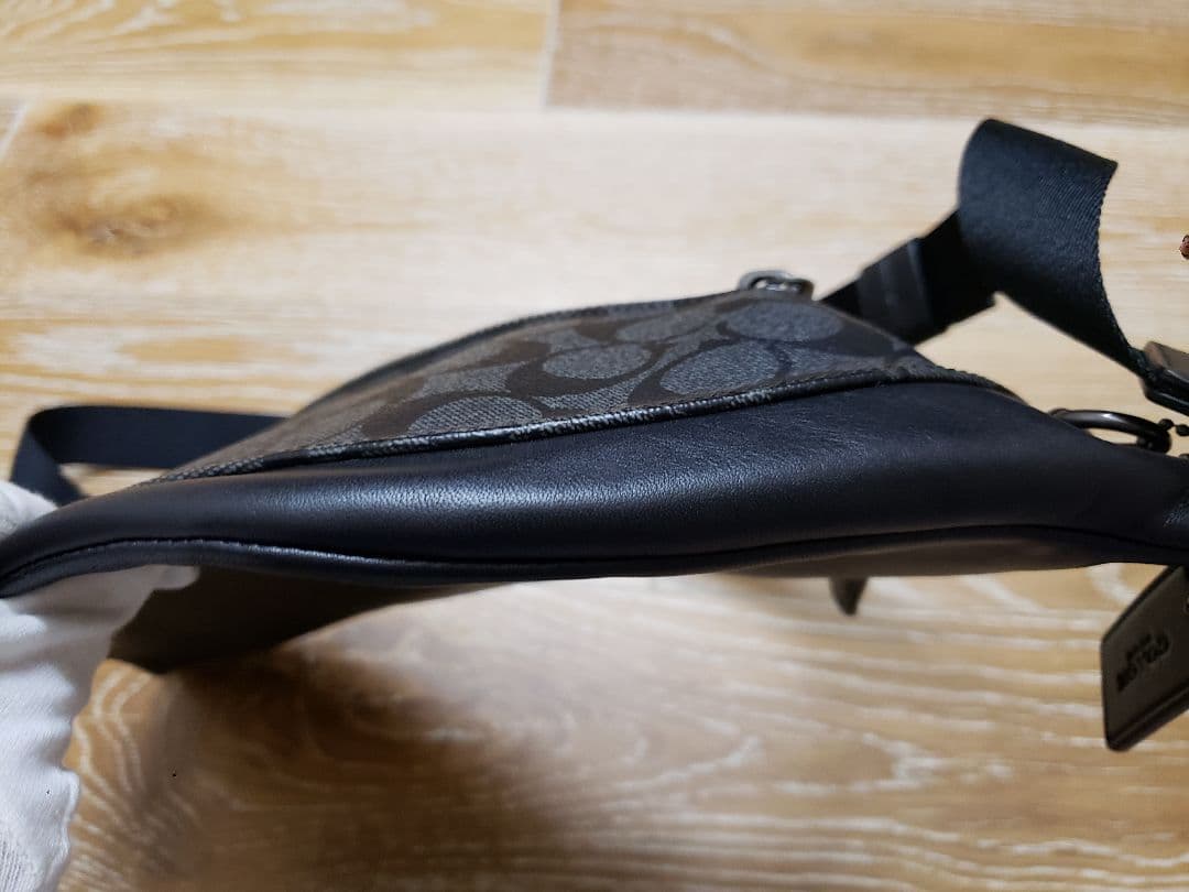 COACH ボディバッグ ブラック ロゴパターン