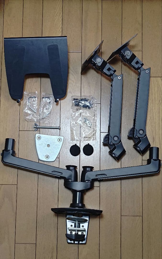 Amazonベーシック モニターアーム デュアルディスプレイ＋ノートPCスタンド