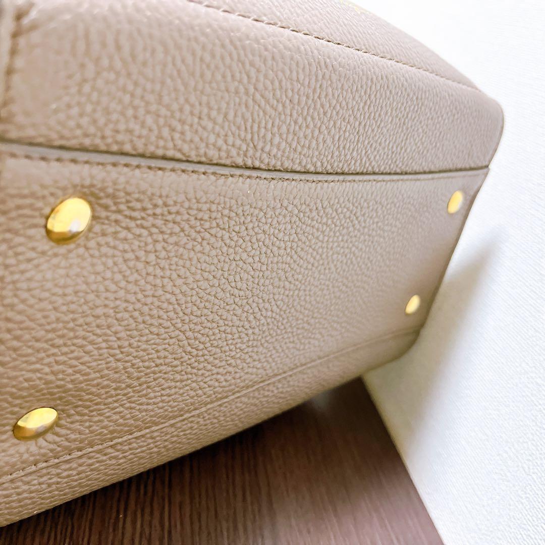 サルヴァトーレフェラガモ エイミー ガンチーニ ハンドバッグ