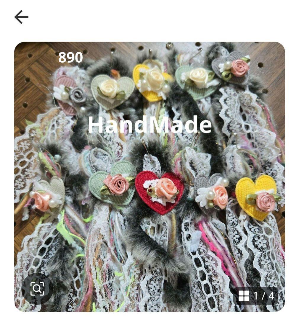 いちごパフェ☆様✨専用ハンドメイドふわふわ小さいタッセルチャーム約８×4cm T