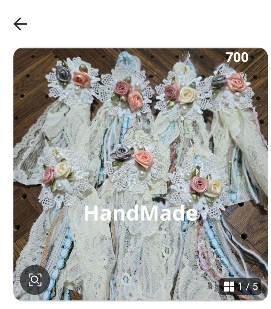 いちごパフェ☆様✨専用ハンドメイドふわふわ小さいタッセルチャーム約８×4cm T