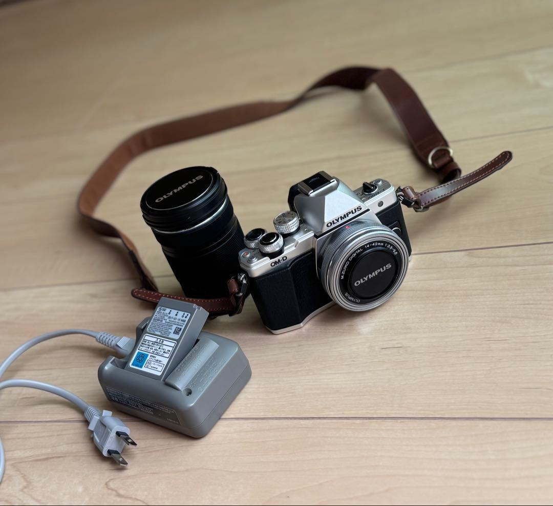 OLYMPUS OM-D ミラーレスカメラ E-M10 mark II 美品