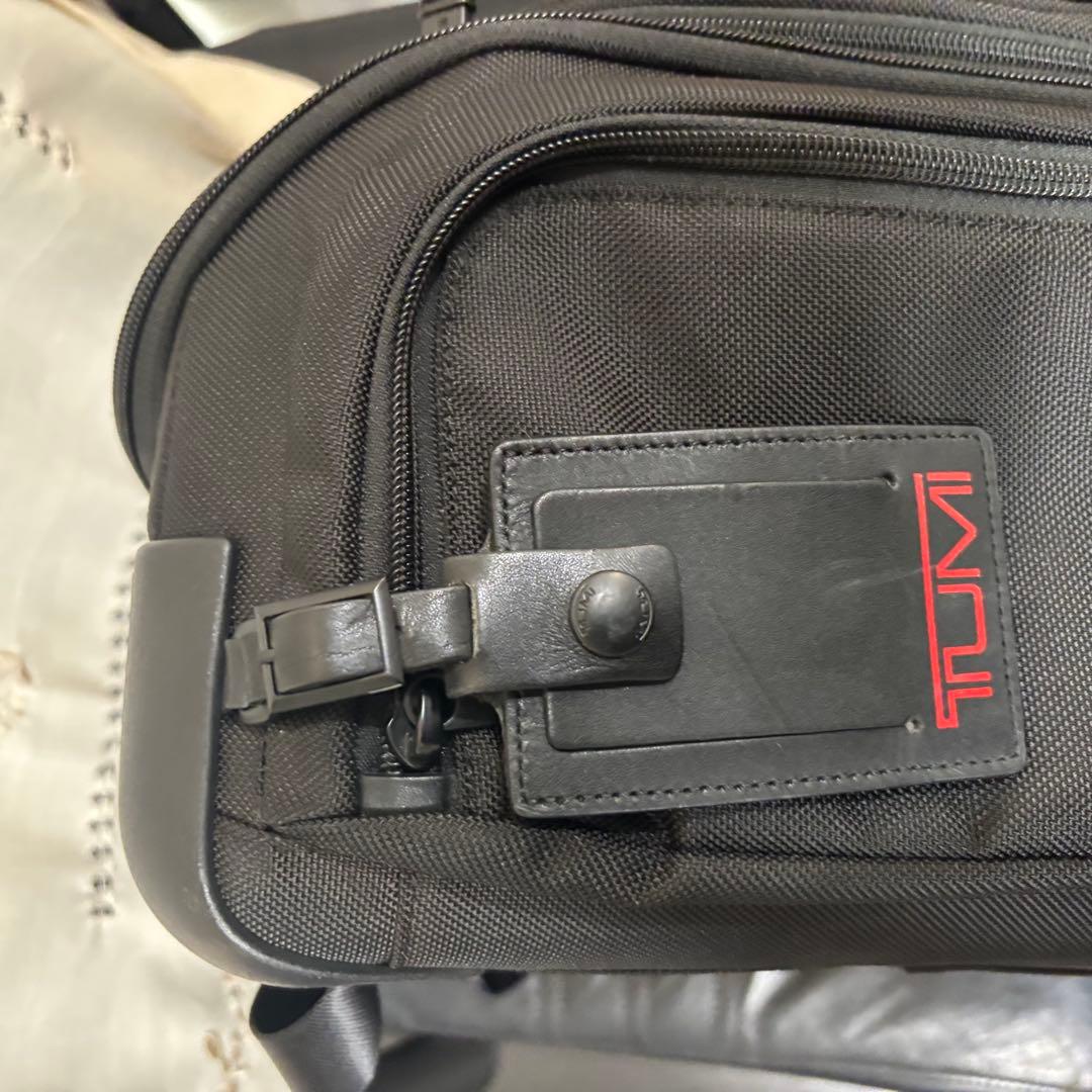 TUMI ALPHA2 22052D2 2輪キャリー黒 大容量 ビジネス 旅行