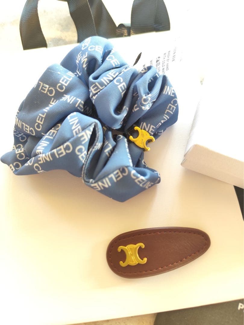 CELINE ロゴ入りシュシュ＆ヘアピン　2点セット