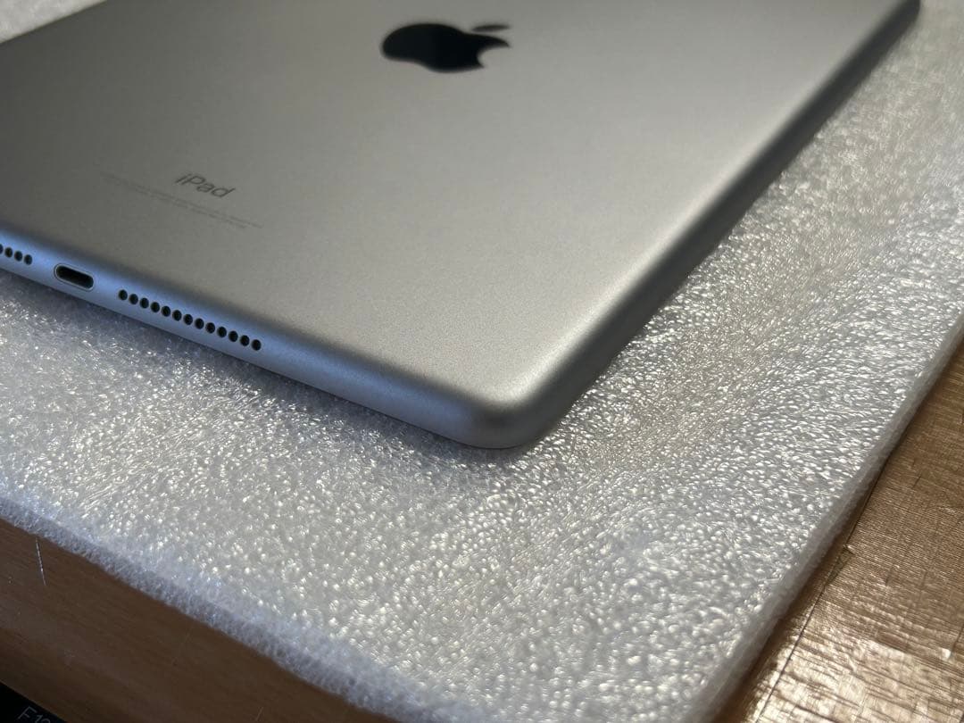 iPad 第6世代 Wi-Fi+Cellular 32GB スペースグレイ