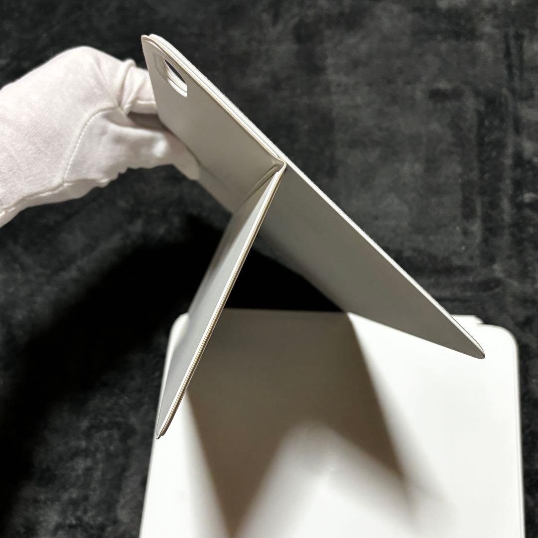 iPad (A16) / 第10世代 Magic Keyboard Folio