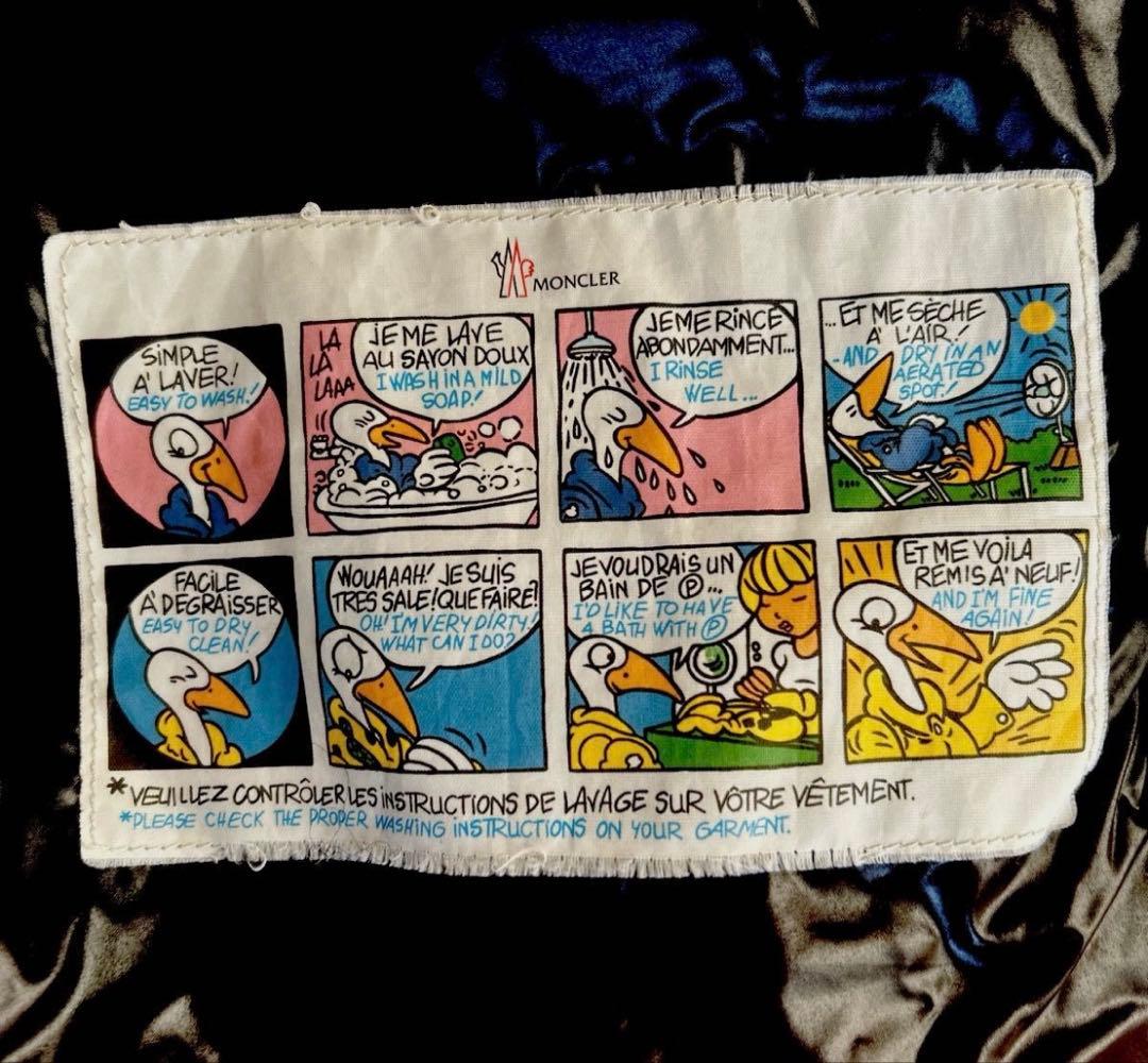 【正規品】Moncler ダウンジャケット フード付き　ブラック