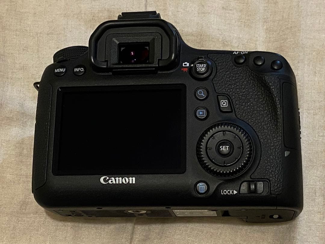 Canon EOS 6D 美品 ショット数3,000以内 スクリーン交換済